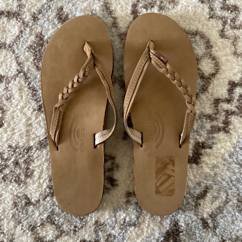 BRAND NEW Womens SIZE XL (8.5-9.5) Rainbow ‘Flirty’ braided leather flip flop